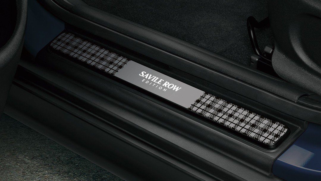 専用ドアシル（フロント＆リア）